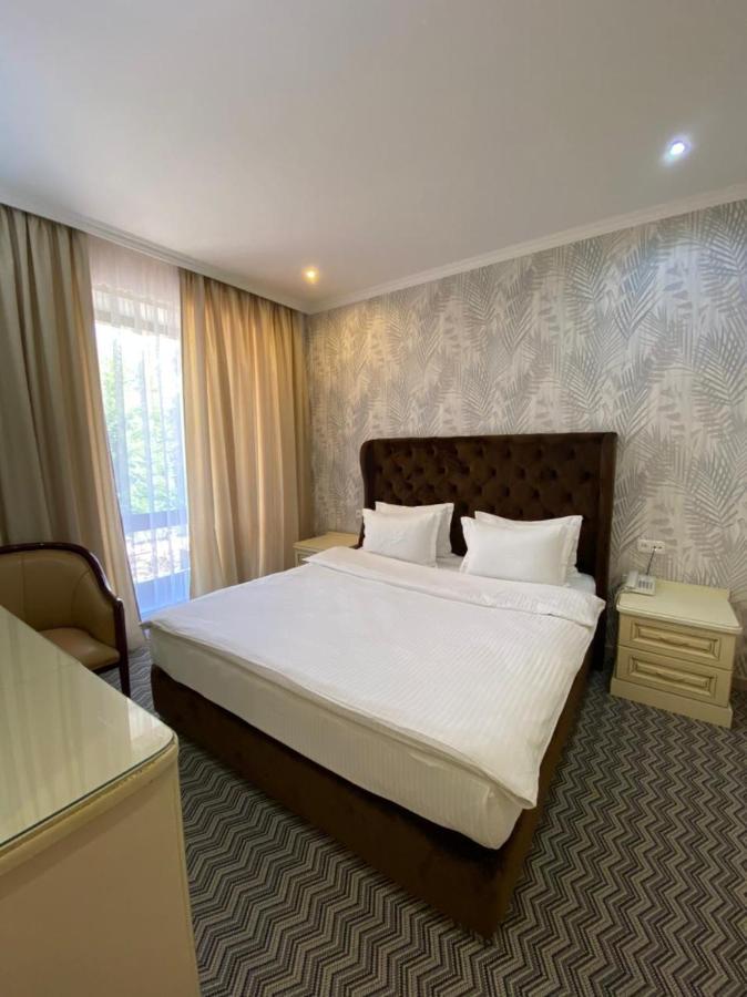 Barhat Hotel & Spa Тараз Екстериор снимка
