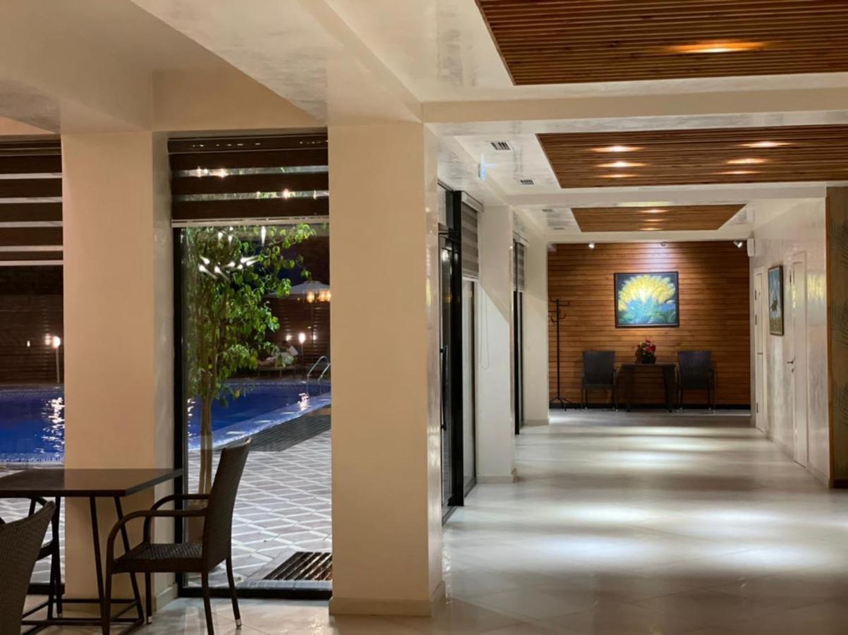 Barhat Hotel & Spa Тараз Екстериор снимка