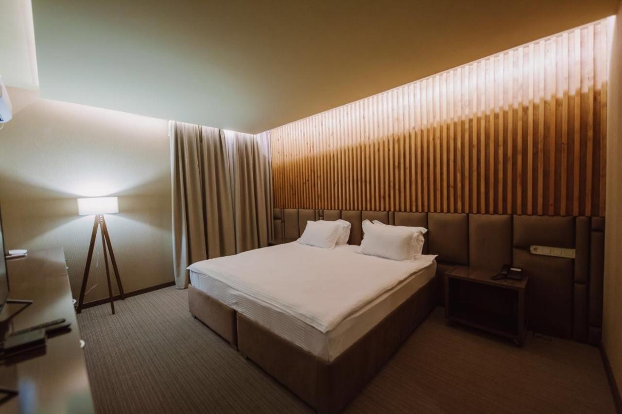 Barhat Hotel & Spa Тараз Екстериор снимка