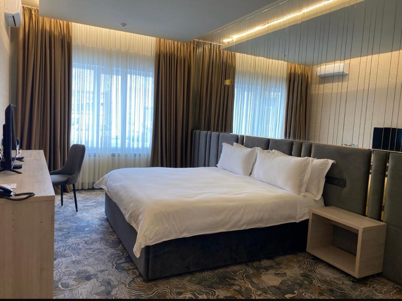 Barhat Hotel & Spa Тараз Екстериор снимка