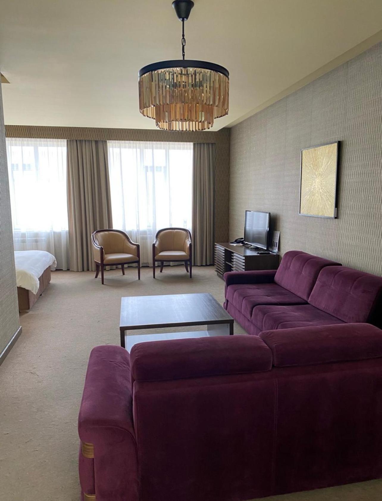 Barhat Hotel & Spa Тараз Екстериор снимка