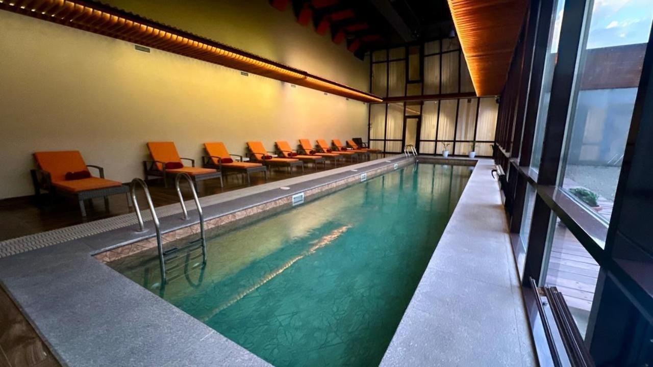 Barhat Hotel & Spa Тараз Екстериор снимка