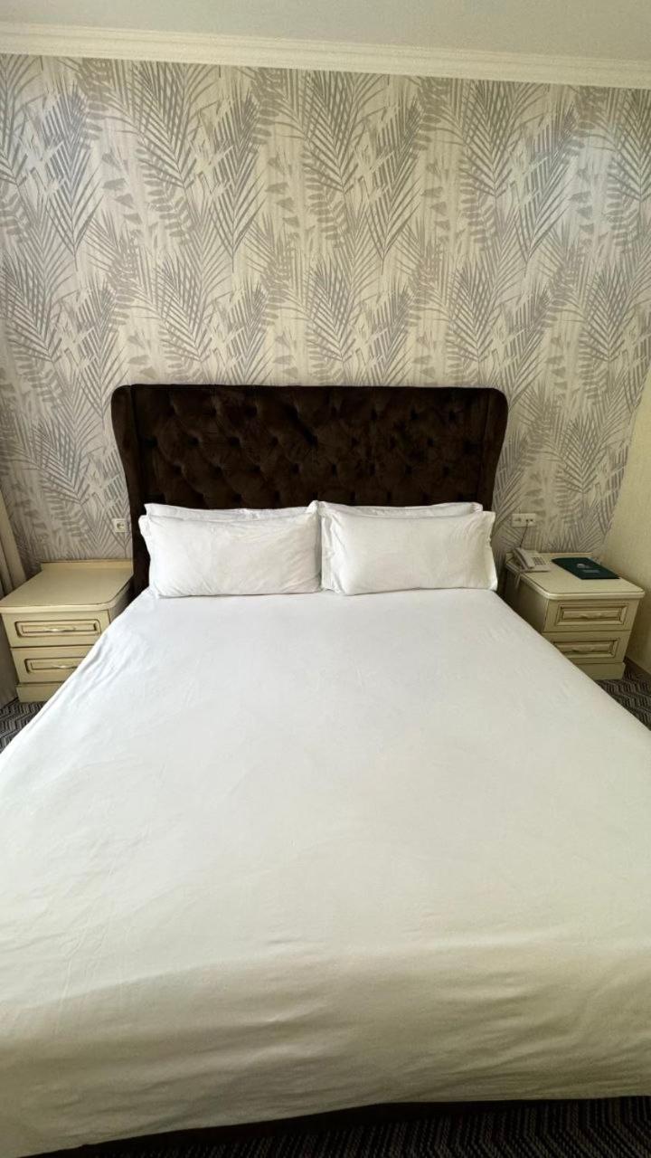 Barhat Hotel & Spa Тараз Екстериор снимка