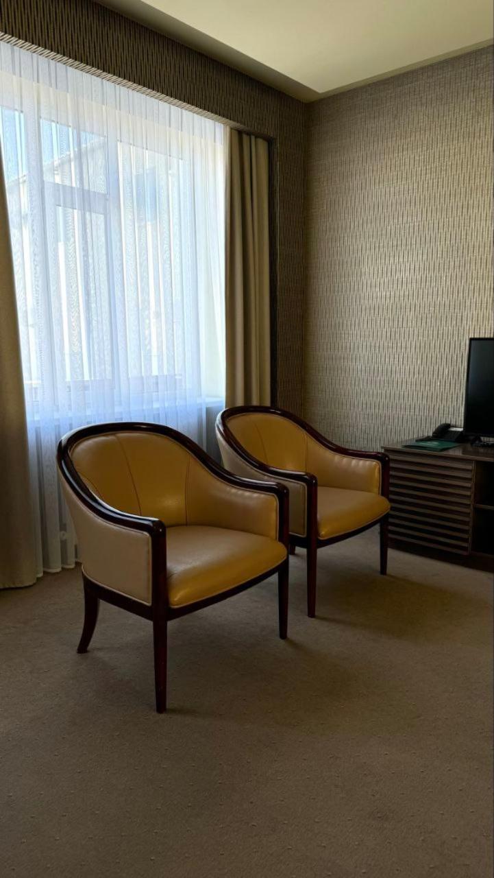 Barhat Hotel & Spa Тараз Екстериор снимка