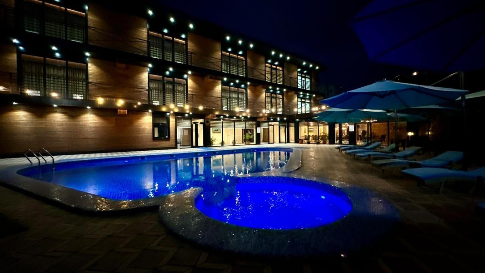 Barhat Hotel & Spa Тараз Екстериор снимка