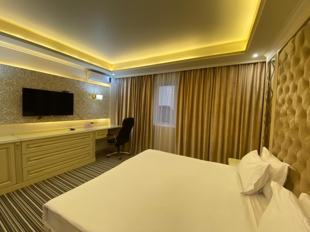 Barhat Hotel & Spa Тараз Екстериор снимка